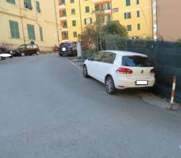 Vendita Bivani, Genova