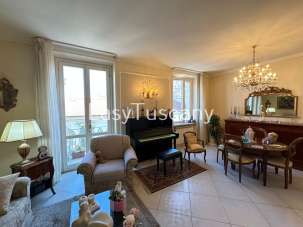 Venta Esavani, Viareggio