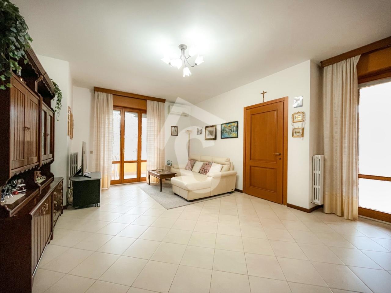 Vendita Quadrivani, Jesi foto