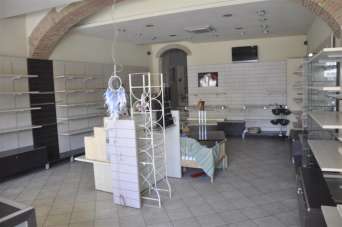 Renta Negozio, Poppi