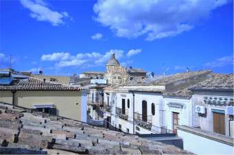 Affitto affitto, Noto Affitto affitto, Noto