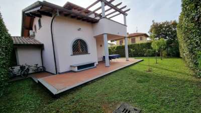 Renta Esavani, Pietrasanta Renta Esavani, Pietrasanta