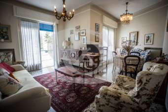 Rent Trivani, Ospedaletti Rent Trivani, Ospedaletti