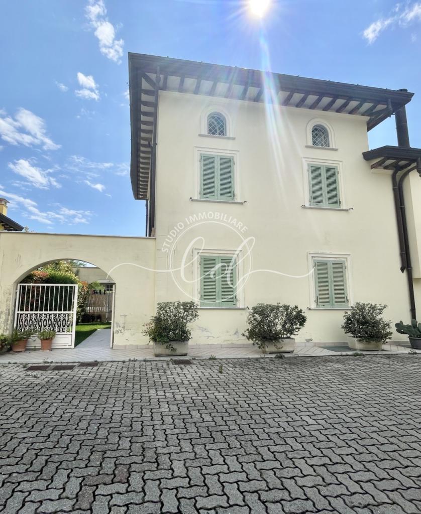 Vendita Multivani, Seravezza foto