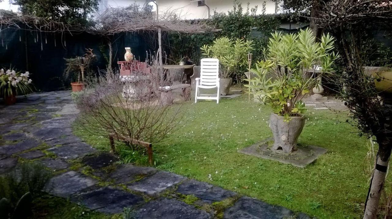 Renta Casas, Viareggio foto