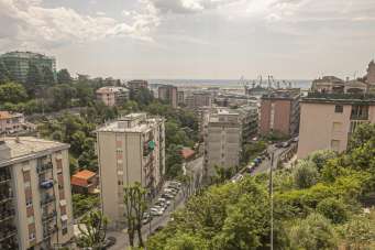 Vendita Pentavani, Genova