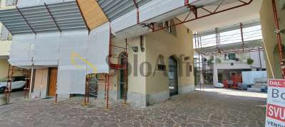 Affitto 2 vetrine, Saronno Affitto 2 vetrine, Saronno