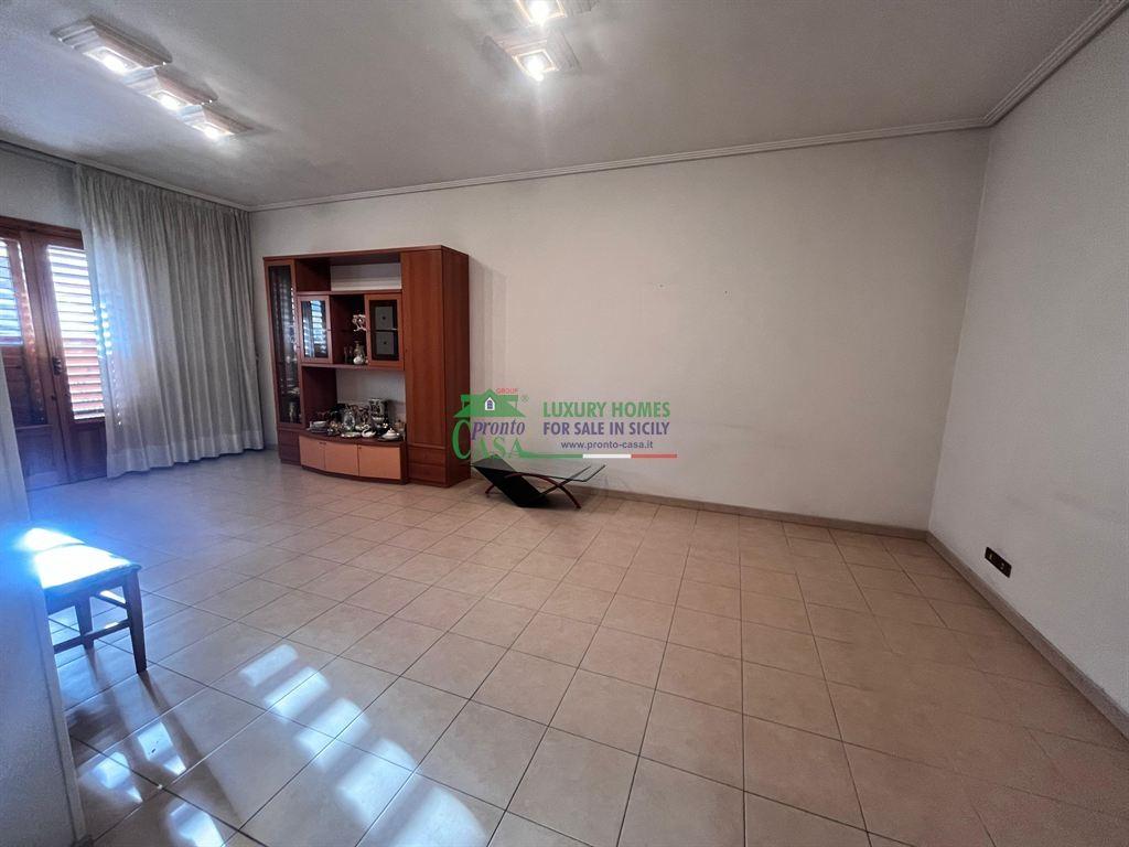 casa indipendente in vendita a Comiso in zona Centro Storico