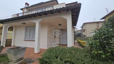 Rent Esavani, Castelfranco Piandisco