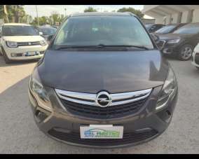 OPEL Zafira Tourer Benzina/Metano 2013 usata, Macerata