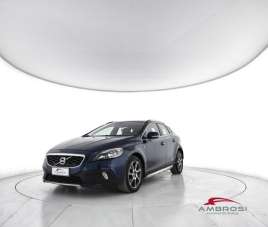 VOLVO V40 Cross Country Diesel 2015 usata