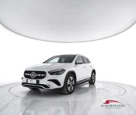 MERCEDES-BENZ GLA 200 Diesel 2023 usata