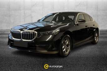 BMW 520 Elettrica/Diesel 2024 usata