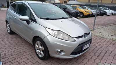 FORD Fiesta Benzina/GPL 2010 usata