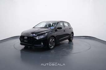 HYUNDAI i20 Elettrica/Benzina 2021 usata, Napoli