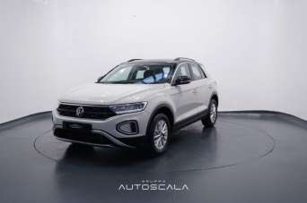 VOLKSWAGEN T-Roc Benzina 2024 usata, Napoli
