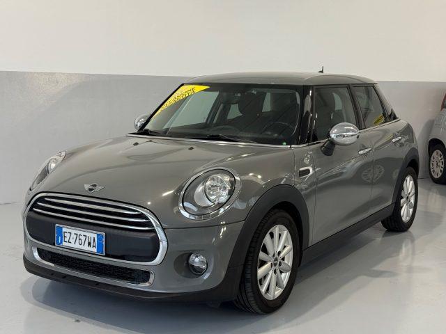 MINI One Diesel 2018 usata, Milano foto
