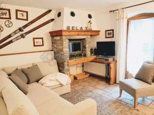 Renta Trivani Renta Trivani