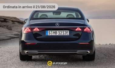 MERCEDES-BENZ E 200 Elettrica/Diesel usata