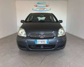 TOYOTA Yaris Benzina 2004 usata, Milano TOYOTA Yaris Benzina 2004 usata, Milano