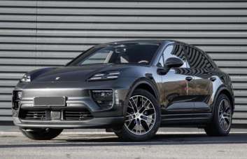PORSCHE Macan Elettrica 2024 usata, Pistoia