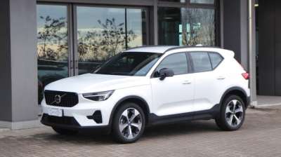 VOLVO XC40 Elettrica/Benzina 2023 usata, Reggio Nell'Emilia