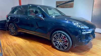 PORSCHE Cayenne Diesel 2015 usata, Napoli