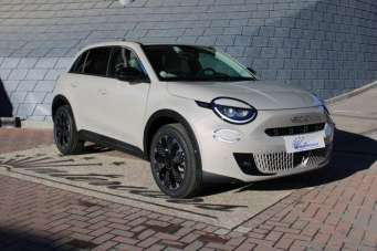 FIAT 600 Elettrica/Benzina 2025 usata, Trento