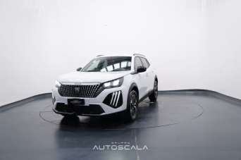 PEUGEOT 2008 Elettrica/Benzina 2025 usata, Napoli