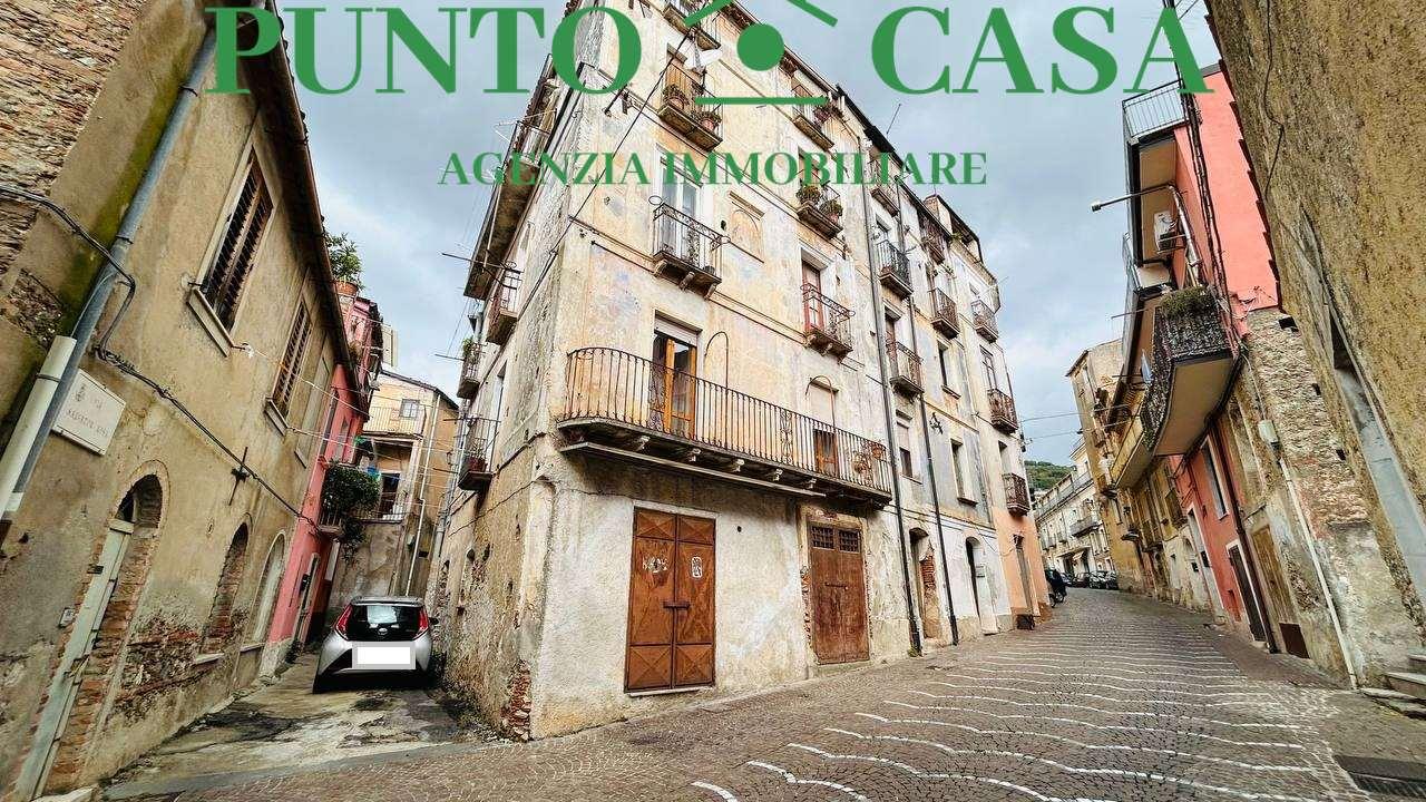 appartamento in vendita a Lamezia Terme in zona Sambiase