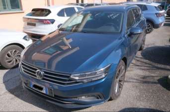 VOLKSWAGEN Passat Variant Diesel 2019 usata, Arezzo