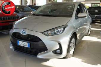 TOYOTA Yaris Elettrica/Benzina 2022 usata, Brindisi