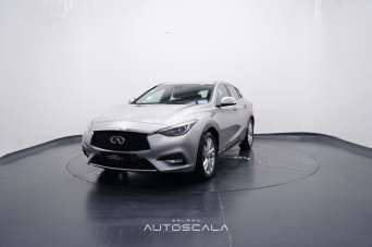 INFINITI Q30 Diesel 2016 usata, Napoli