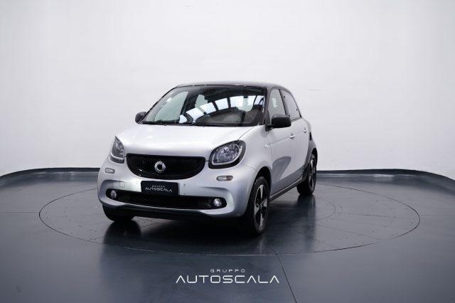 SMART ForFour Benzina 2018 usata, Napoli foto