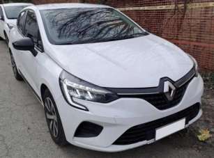 RENAULT Clio Elettrica/Benzina 2023 usata, Avellino