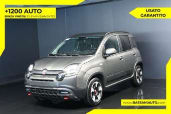 FIAT Panda Cross Elettrica/Benzina 2023 usata, Belluno