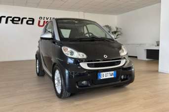 SMART ForTwo Benzina 2011 usata, Latina