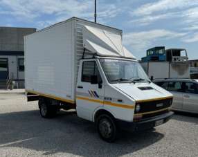 IVECO 35-10  Direct Ignition a cassone furgonato Diesel 1988 usata, Treviso