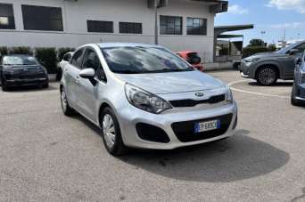 KIA Rio Benzina/GPL 2013 usata, Latina