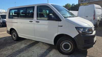 VOLKSWAGEN Transporter Diesel 2017 usata, Pavia