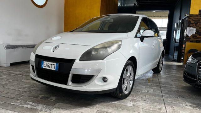 RENAULT Scenic Diesel 2011 usata, Cuneo foto