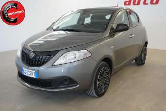 LANCIA Ypsilon Elettrica/Benzina 2023 usata, Brindisi