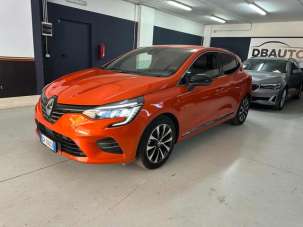 RENAULT Clio Elettrica/Benzina 2023 usata, Roma