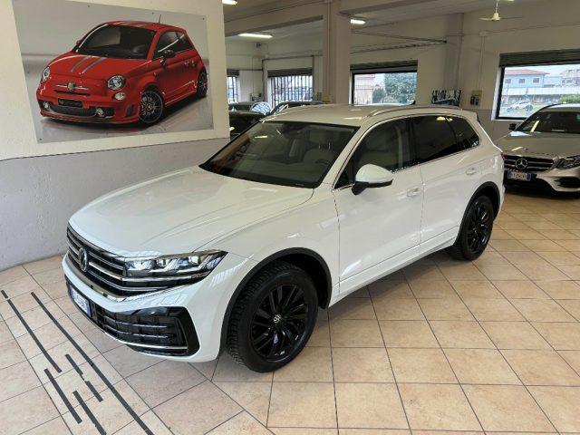 VOLKSWAGEN Touareg Diesel 2024 usata, Brescia foto