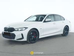 BMW 320 Elettrica/Benzina 2023 usata