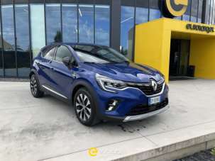 RENAULT Captur Elettrica/Benzina 2023 usata RENAULT Captur Elettrica/Benzina 2023 usata