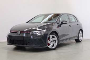 VOLKSWAGEN Golf Benzina 2024 usata, Roma