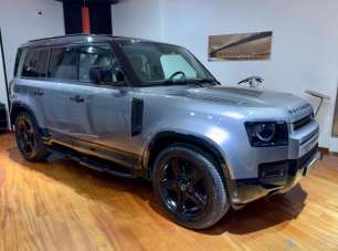 LAND ROVER Defender Elettrica/Diesel 2023 usata, Napoli