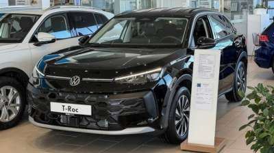 VOLKSWAGEN T-Roc Elettrica/Benzina 2026 usata, Napoli