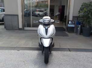 PIAGGIO Beverly 300 i.e. Benzina 2023 usata, Napoli